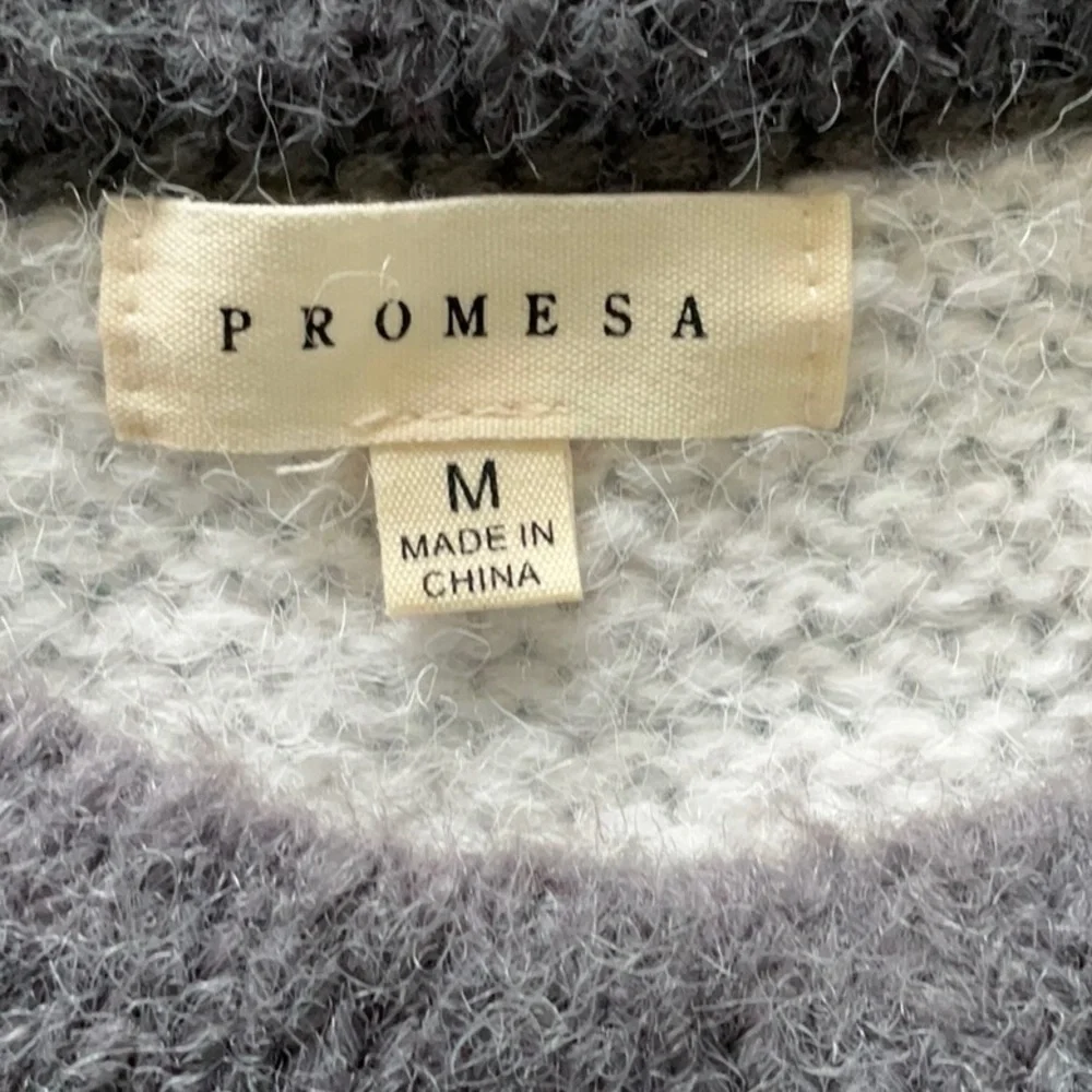 Promesa Sweater Size Medium - Picture 5 of 6